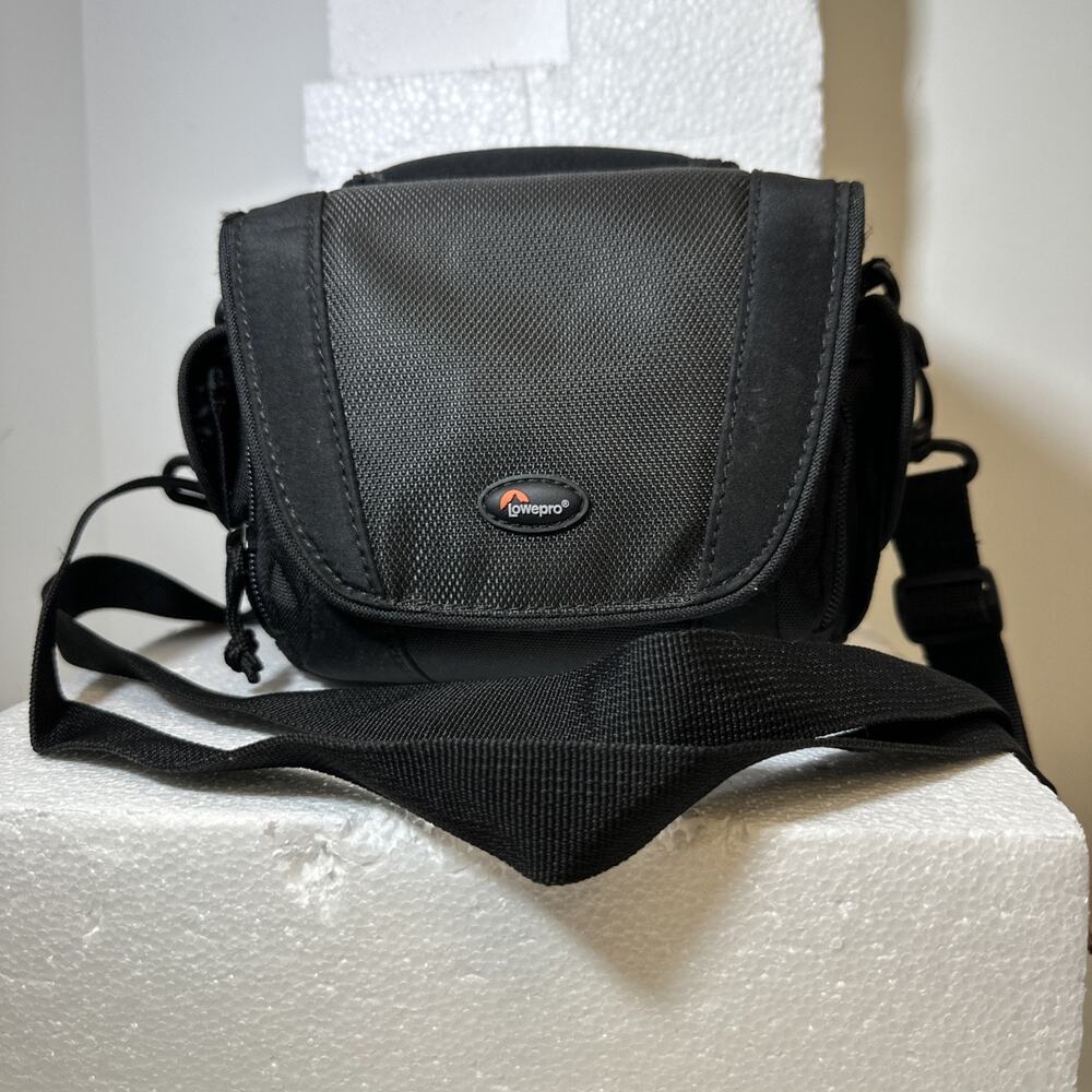 LowePro Edit 110 Digital Video Camera Carry Case Bag Black Crossbody EXCELLENT.